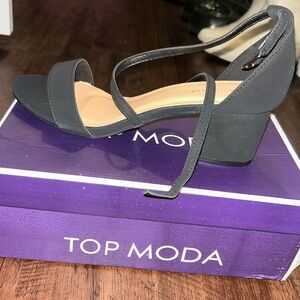 Top moda strappy shoe, size 9.